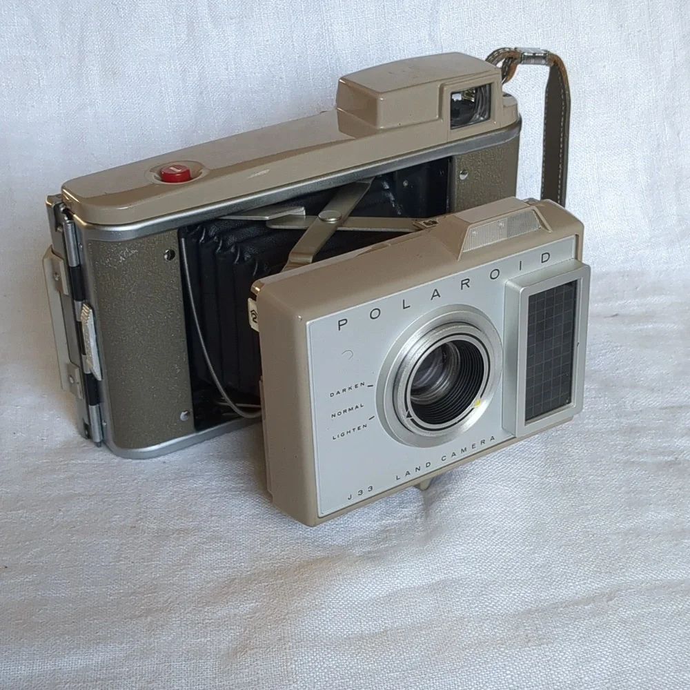 Vintage Polaroid J33 Land Camera Brown Leather Case Flashbulbs Prop Retro